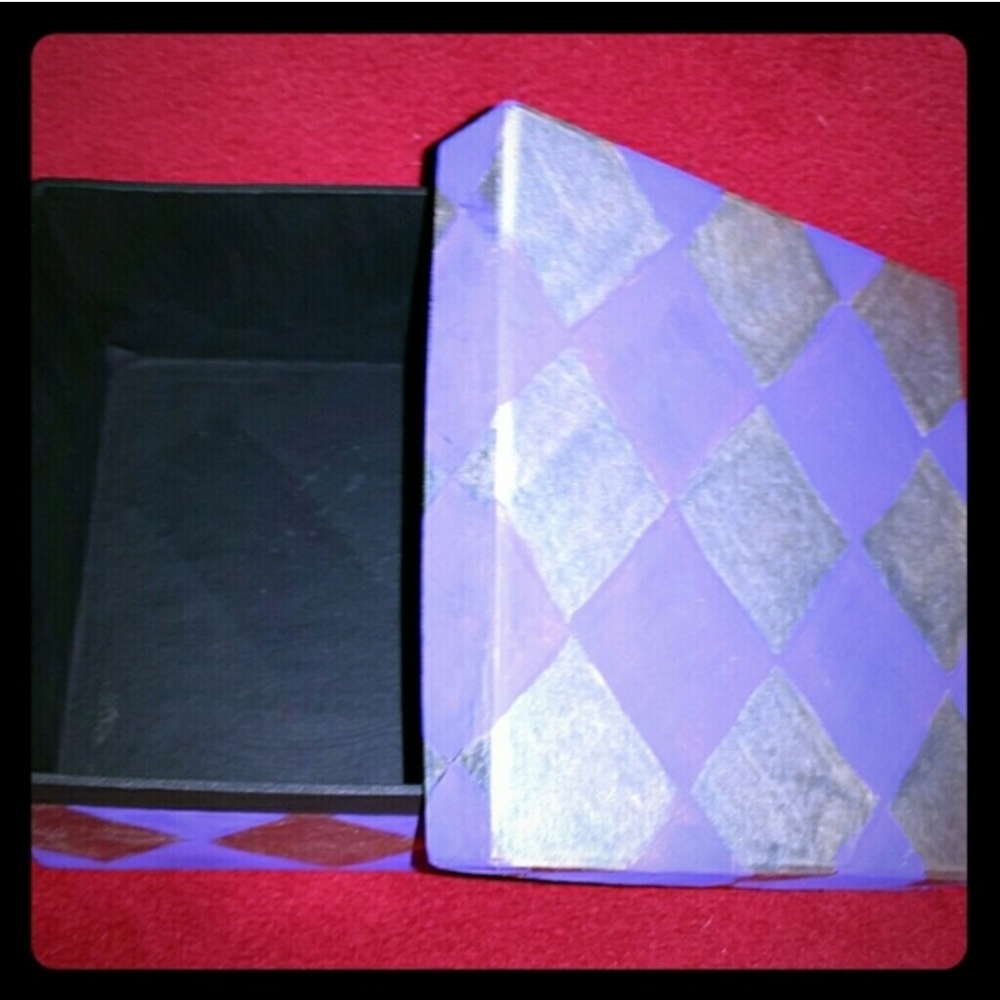 NWOT Diamond Pattern Box